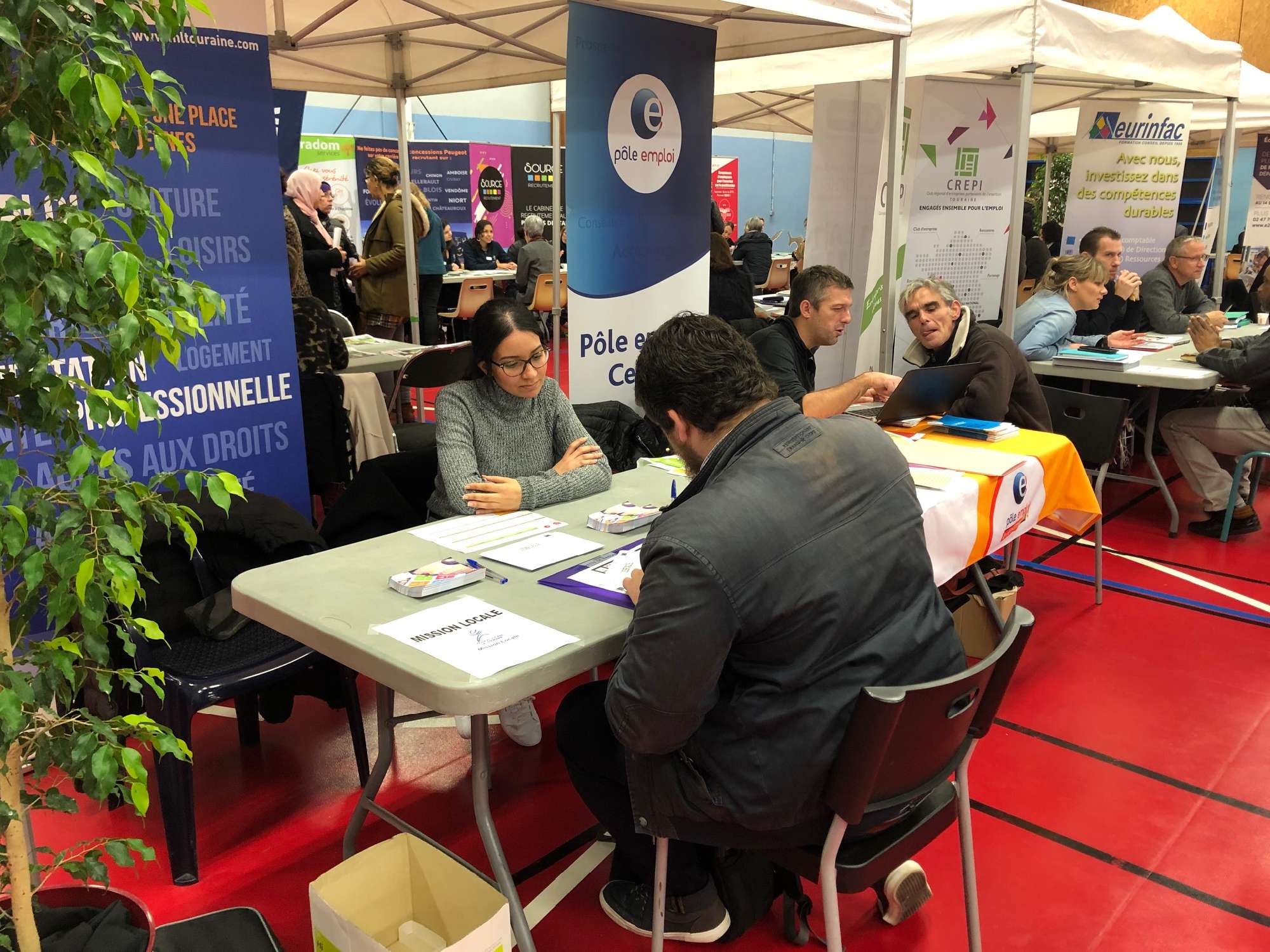 Tour(s) de table vers l'emploi