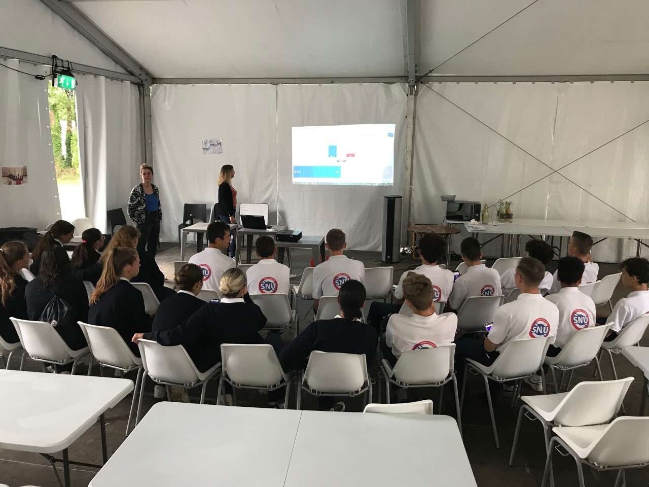 Rencontre avec des jeunes en SNU