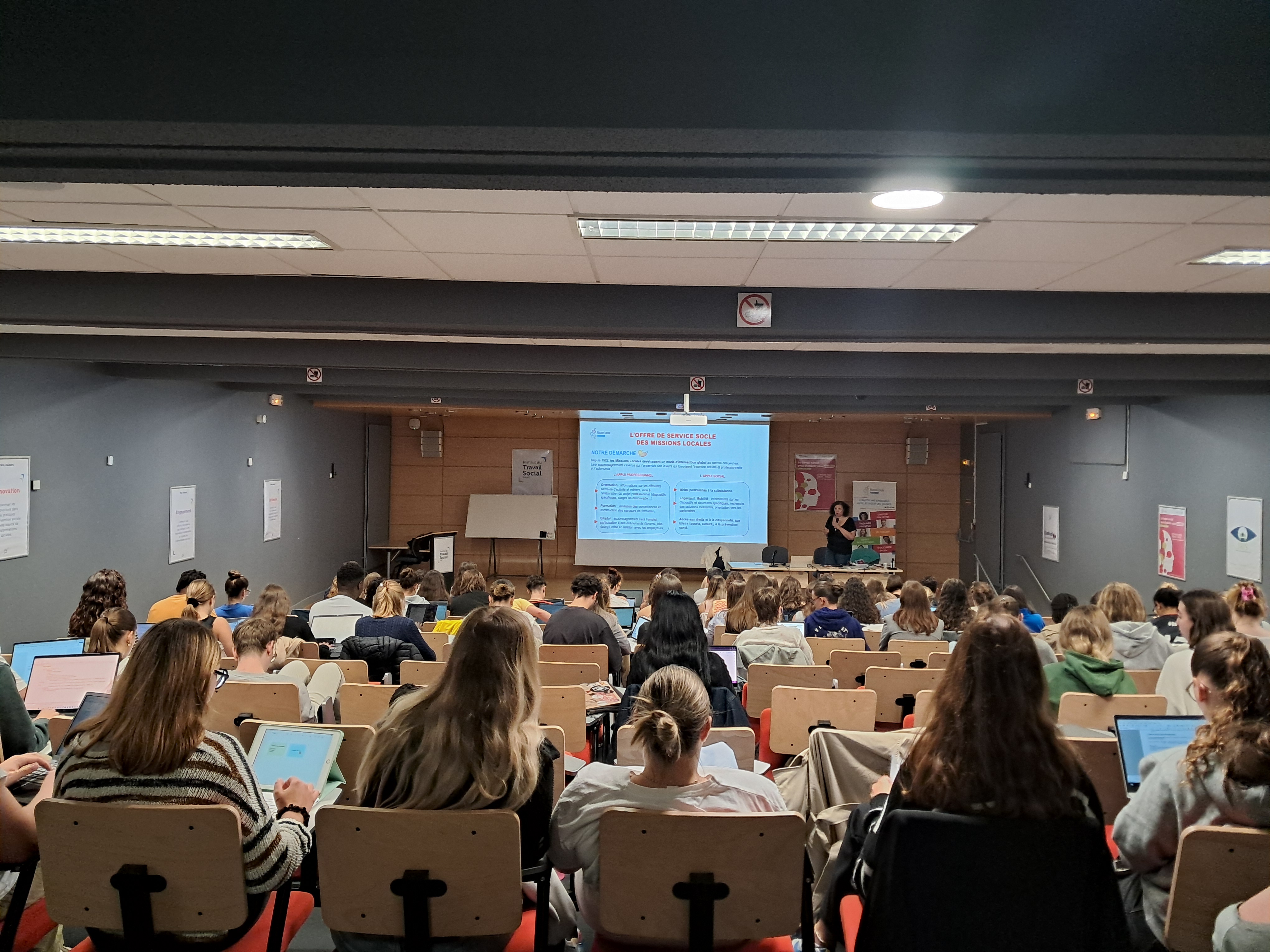 🎓 Présentation à l’Institut du travail social | Tours 👩🏽‍💻